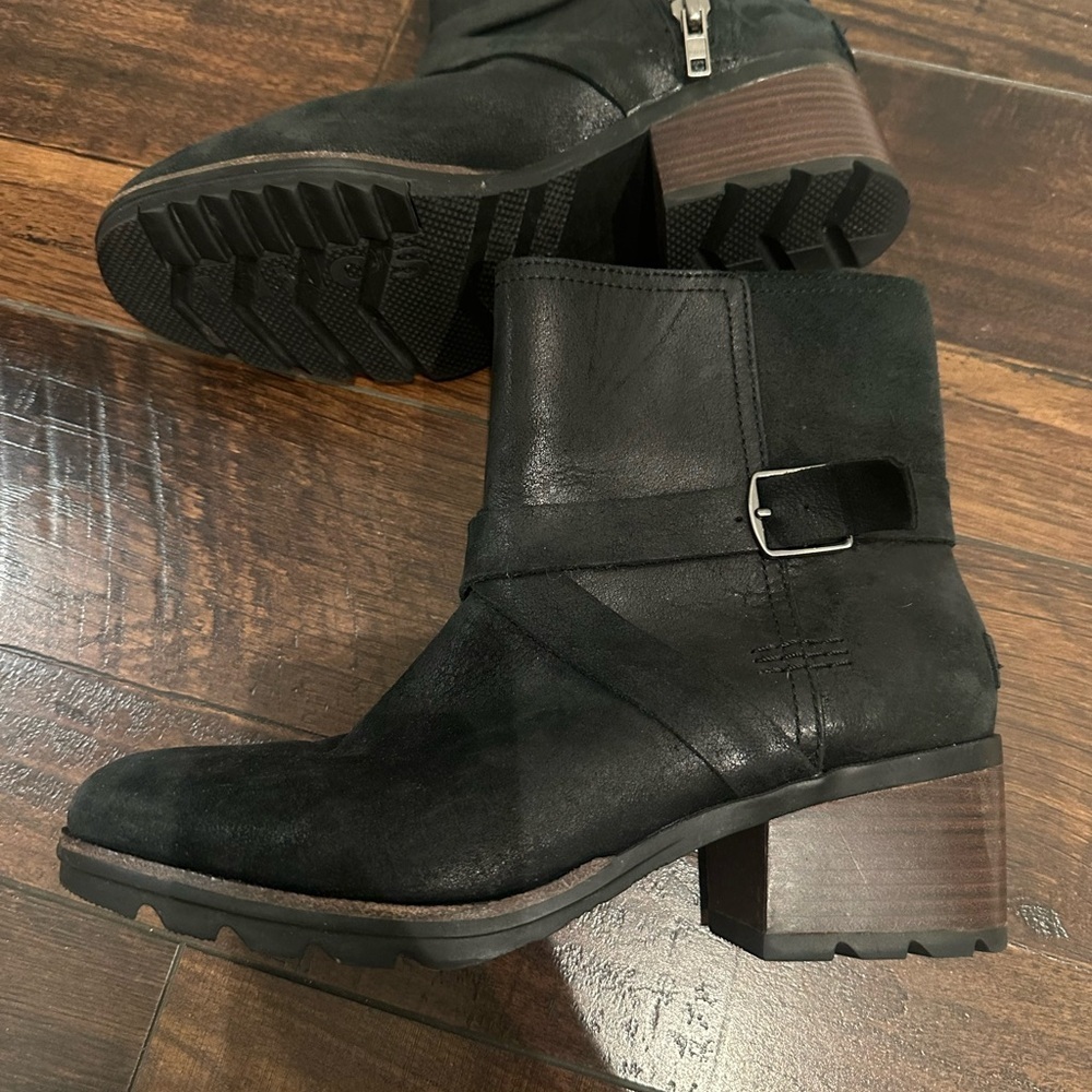 Sorel Black Ankle Booties - Picture 4 of 9